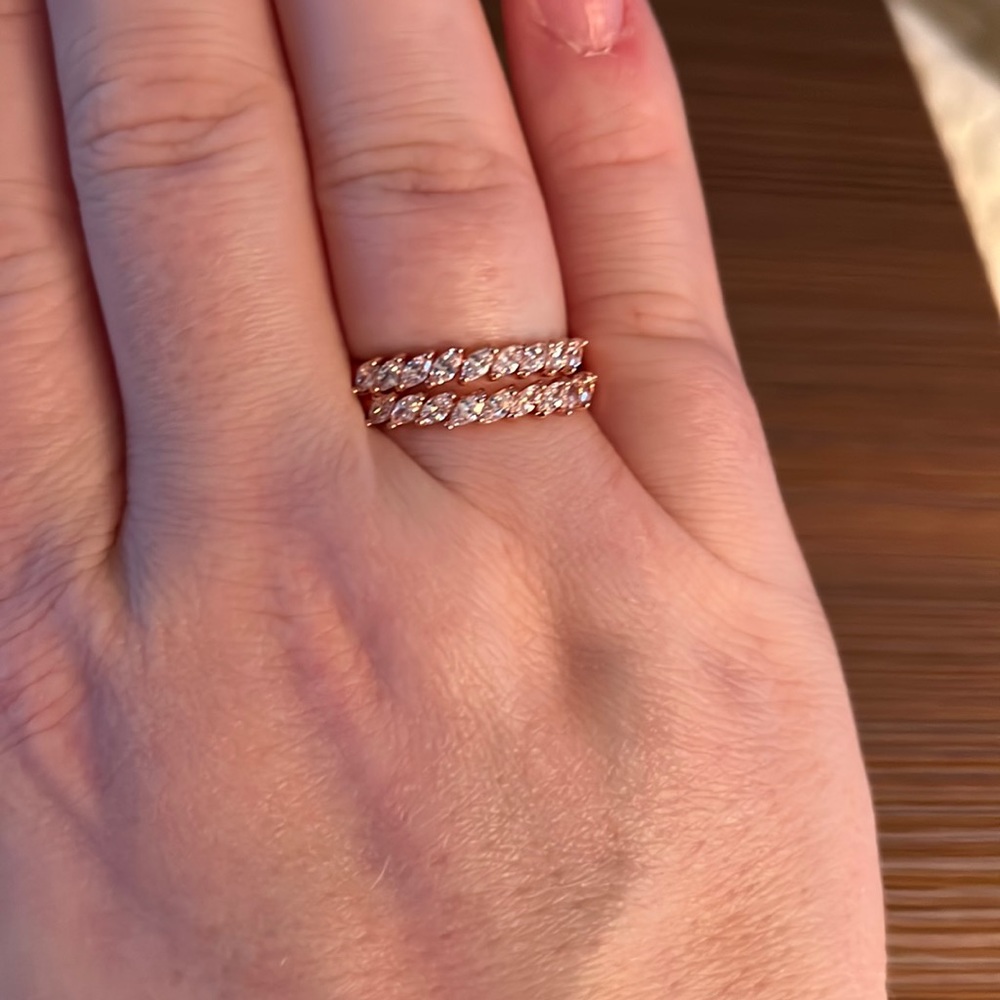 Stunning diamond cubic zirconia band set on rose gold plating! - Picture 1 of 4